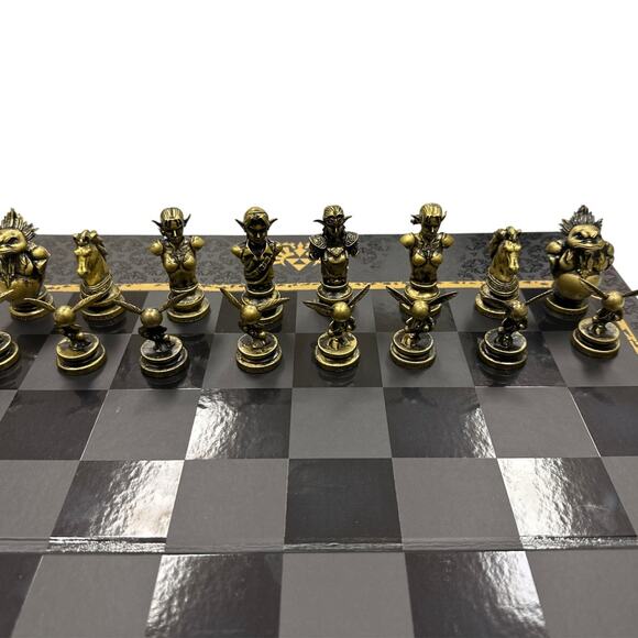 The Legend of Zelda Chess Set Collectible Link Nintendo - Picture 6 of 16